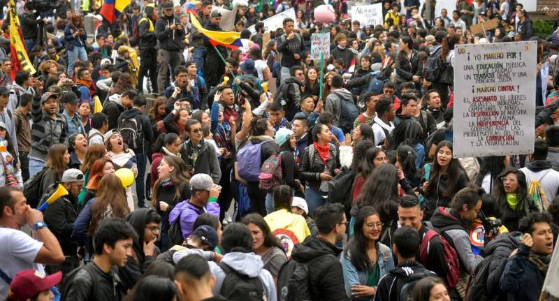 Miles marchan en Colombia contra Iván Duque; hay paro nacional