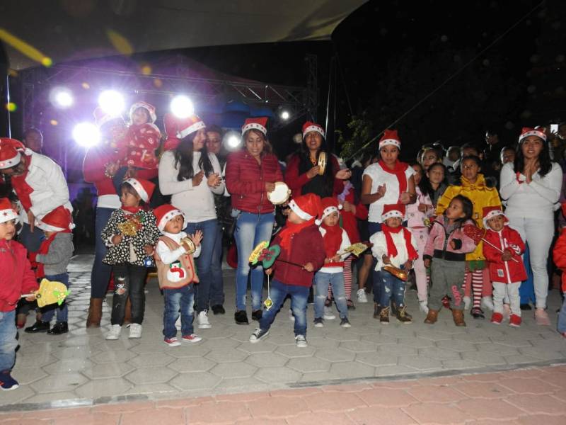 Realizan con éxito programas navideños en Tolcayuca