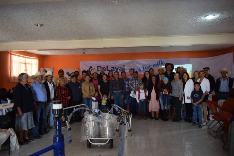 Ganaderos de Santiago Tulantepec reciben apoyos