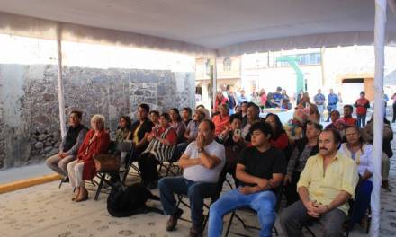 Alcalde de Villa de Tezontepec inaugura dos pavimentaciones