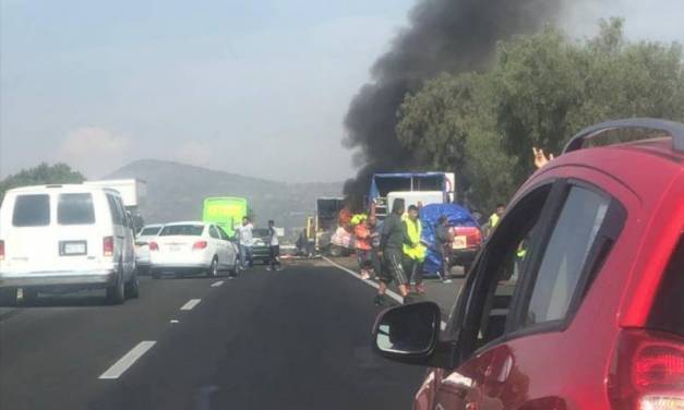 Dos peregrinos muertos y varios heridos, saldo de choque en la México-Pachuca