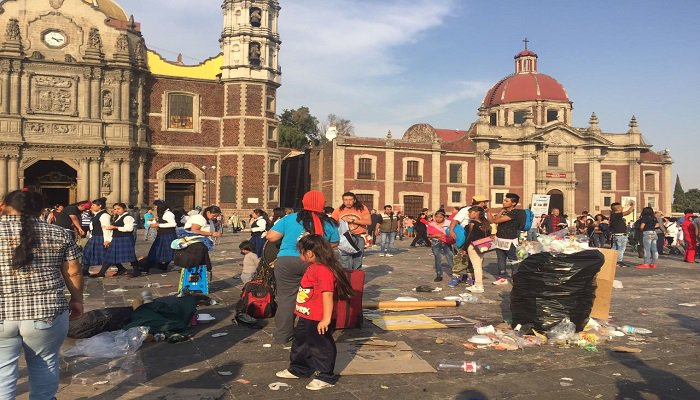 Ciudadanos piden a peregrinos no dejar basura en las calles