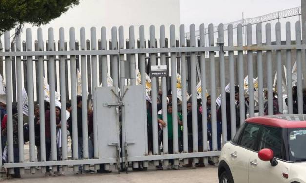 Se retiran productores del Congreso del Estado