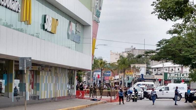 Balacera en McDonalds de Cancún deja un muerto y 5 heridos, entre ellos un niño