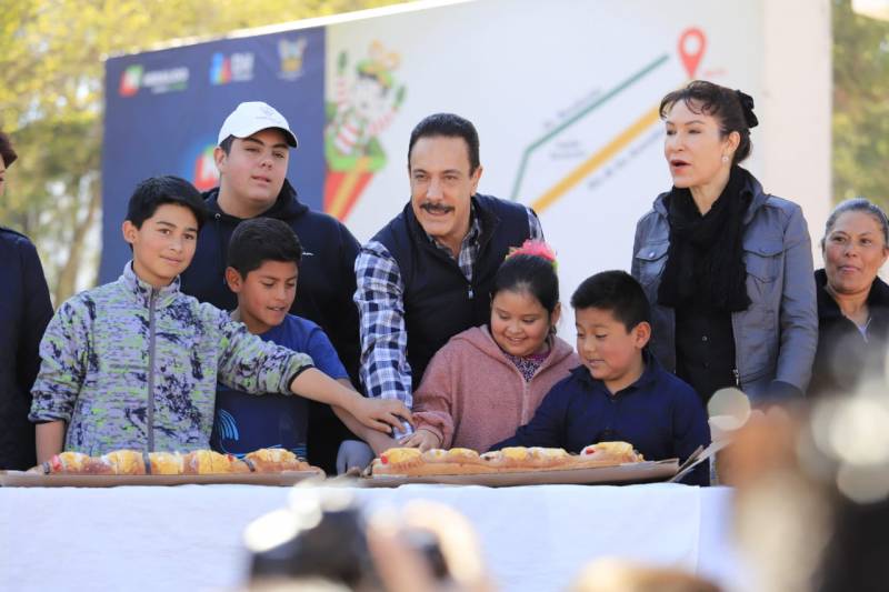 7 mil personas asistieron a la tradicional partida de rosca de Reyes