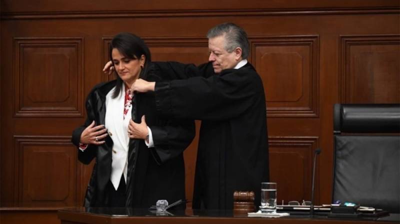 Margarita Ríos-Farjat fue investida como ministra de la SCJN