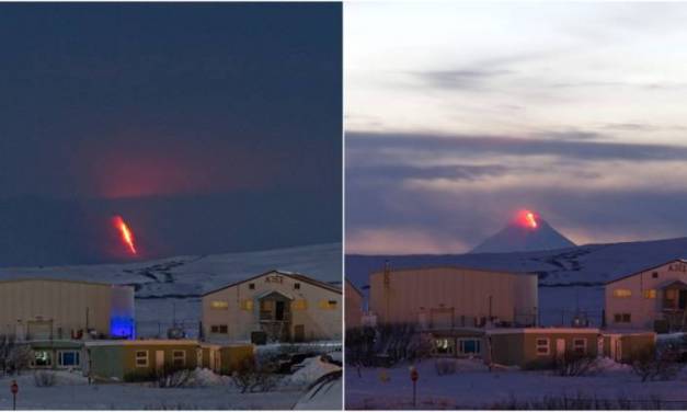 Emiten alerta roja por erupción de volcán en Alaska
