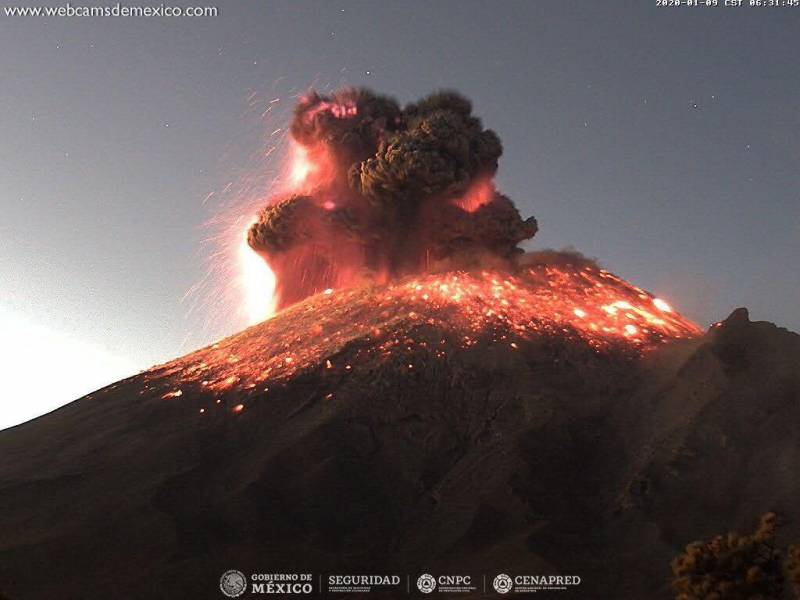 Popocatépetl emite nueva explosión, con fumarola de 3 kilómetros