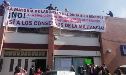 Militantes de Morena protestan por posibles alianzas con otros partidos políticos