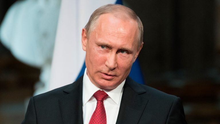 Renuncia gabinete ruso para dar paso a reformas de Putin