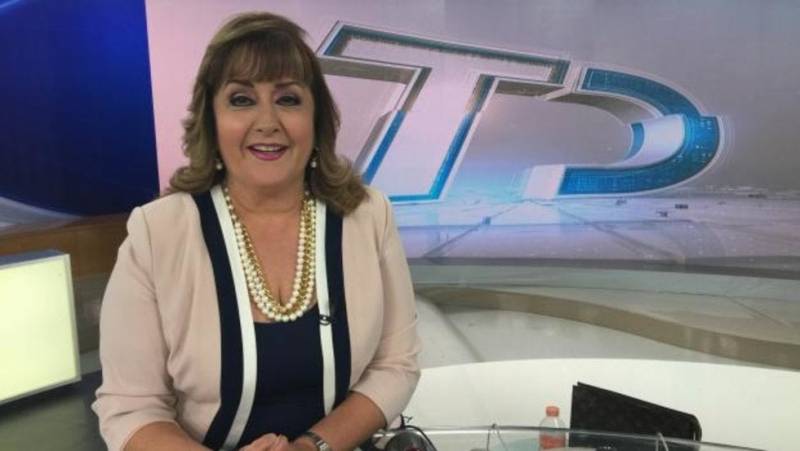 Tunden en redes a presentadora María Julia; la califican de racista