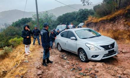 Policías de Hidalgo brindan apoyo a familia del Edomex perdida en zona boscosa