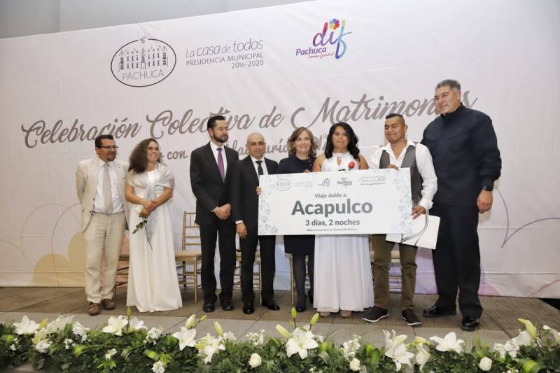 318 parejas formalizaron su unión en Celebración Colectiva de Matrimonios de Pachuca