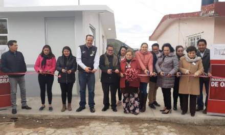 Alcalde de Villa de Tezontepec inaugura desayunador en comunidad de Cantera