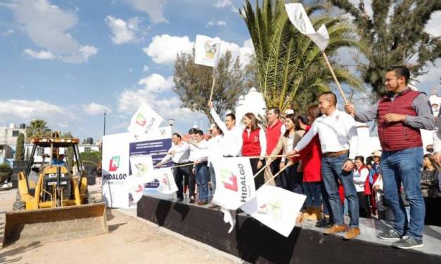 Fayad entregó obras en San Agustín Tlaxiaca