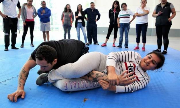 Ofrecen curso de defensa personal a mujeres zapotlanenses