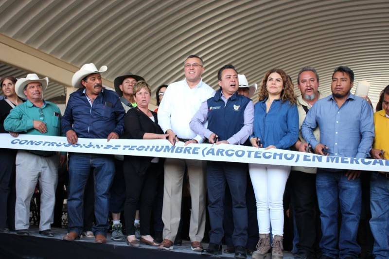 Alcalde de Tepeapulco inaugura Arcotecho en Mercado Municipal