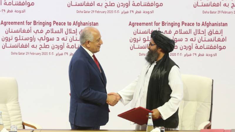 Firma E.U y talibanes acuerdo para finalizar guerra