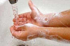 Autoridades sanitarias insisten que el lavado de manos como medida preventiva de contagios