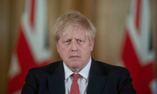Boris Johnson, primer ministro británico, fue ingresado a terapia intensiva por COVID-19