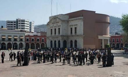 Músicos se manifiestan en Plaza Juárez para pedir apoyo económico