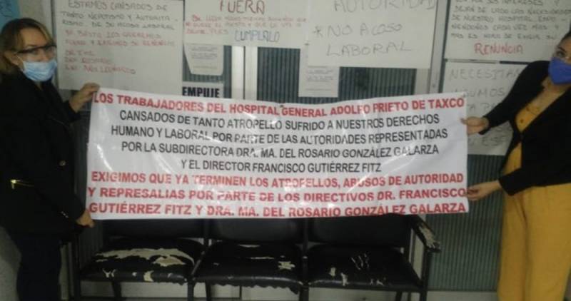 Trabajadores de hospital de Taxco cierran oficina de Gobierno