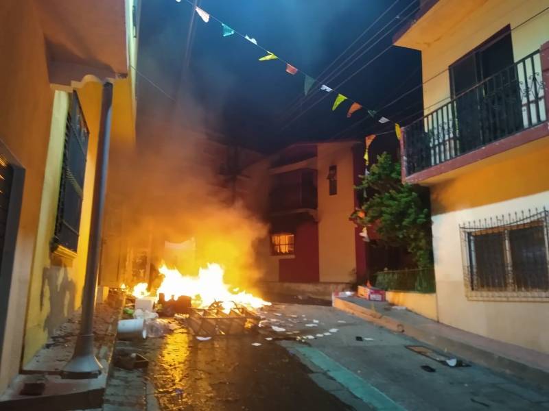 Tras información falsa sobre COVID-19, habitantes en Chiapas causan desmanes