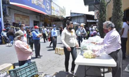 Dirigencia de Central de Abasto de Pachuca entrega despensas a comerciantes que no han podido laborar