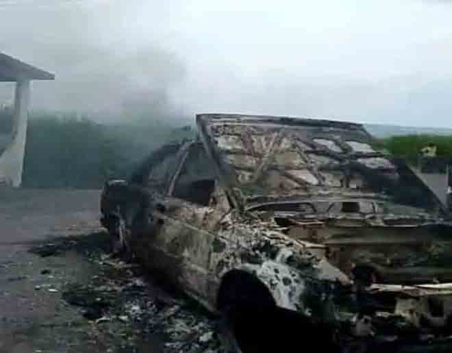 Habitantes de Chiapas queman patrulla para no permitir fumigaciones