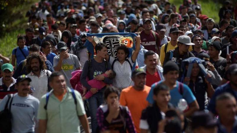 Alistan nueva caravana migrante; estiman que 30 % tendrían COVID-19