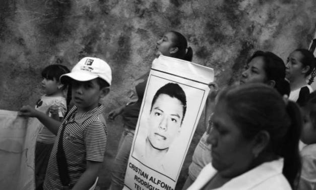Identifican a uno de los 43 desaparecidos de Ayotzinapa