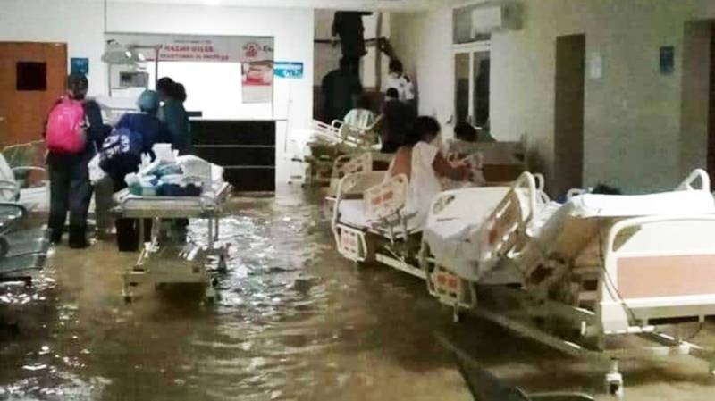 Provoca huracán Hanna inundación en hospital de Reynosa