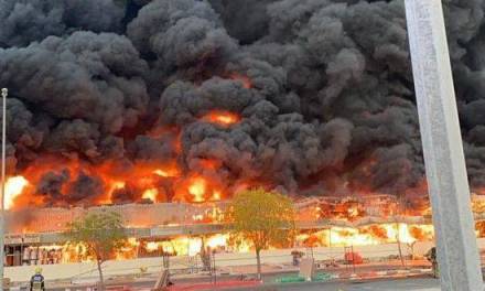 Se incendia mercado en Ajman, Emiratos Árabes Unidos