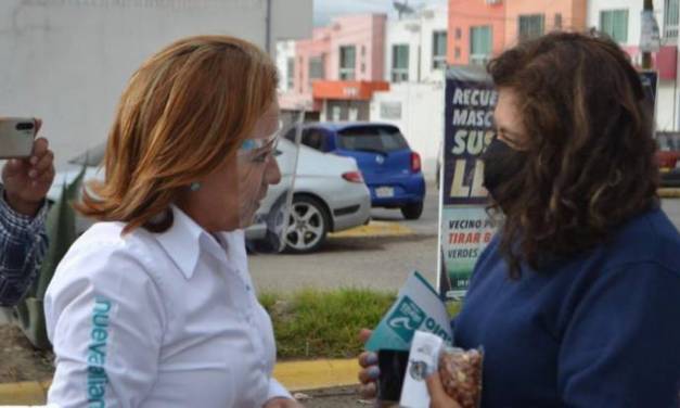 Dulce María Sánchez sostienen encuentro con comerciantes