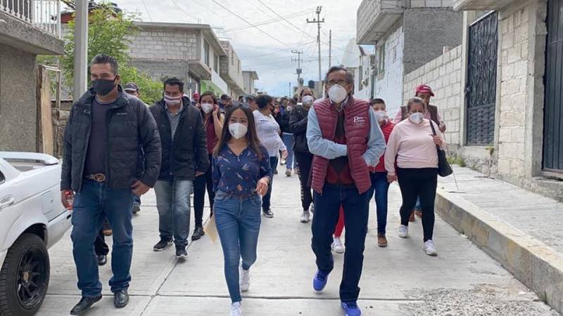Pablo Vargas recorre colonias populares de Pachuca