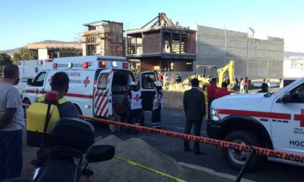 Tres fallecidos en derrumbe de construcción, en Pachuca