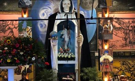 Miles asistieron a la catedral de la muerte en Pachuca