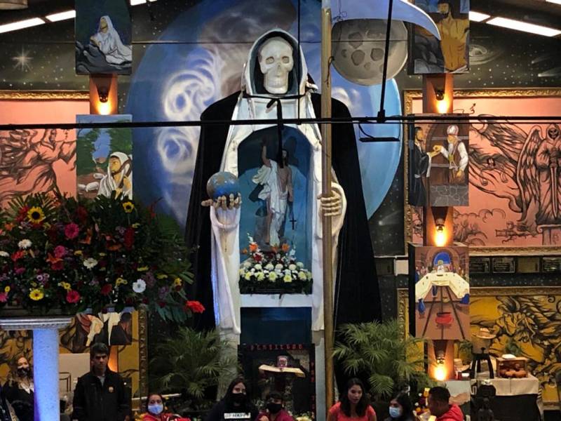 Miles asistieron a la catedral de la muerte en Pachuca