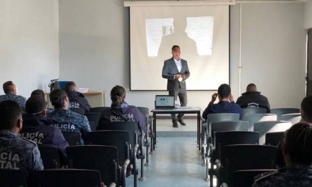 Capacitan a policías estatales en aprendizaje del idiomas inglés