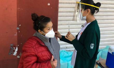 Van mil 402 casos de reacciones secundarias post vacuna en Hidalgo