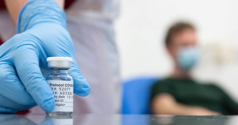 Cofepris aprobaría aplicación de vacuna de AstraZeneca en México