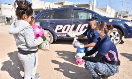 Policía Estatal entrega juguetes a niños de escasos recursos