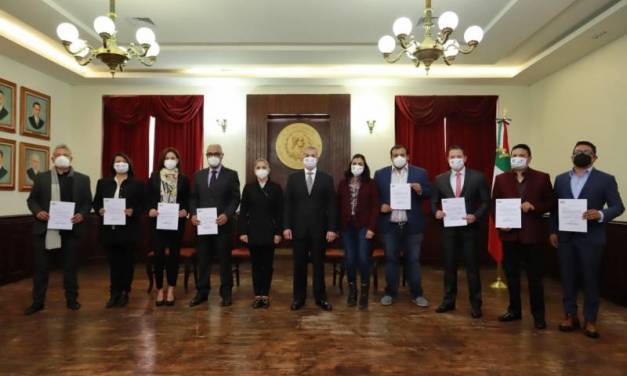 Integrantes del gabinete del Ayuntamiento de Pachuca reciben nombramientos