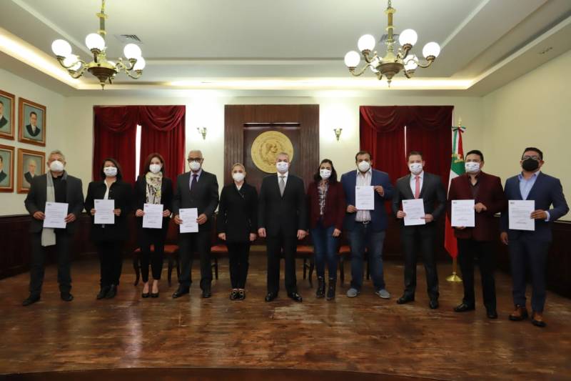 Integrantes del gabinete del Ayuntamiento de Pachuca reciben nombramientos