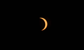 Sudamérica aprecia eclipse total de sol