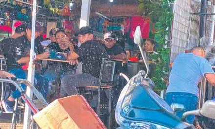 Realizan fiestas multitudinarias en bares de Tepito