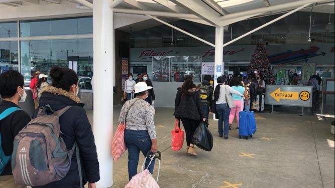 Refuerzan medidas sanitarias en la Central de Autobuses de Pachuca