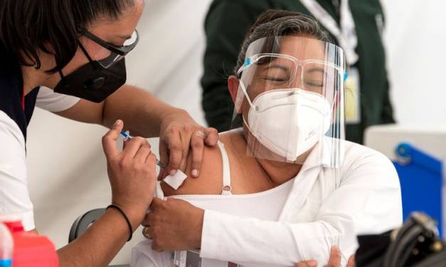 Vacunación está detenida en México; última en Norteamérica