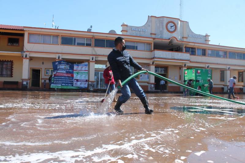 Ayuntamiento de Agua Blanca realiza  limpieza y desinfección de calles principales