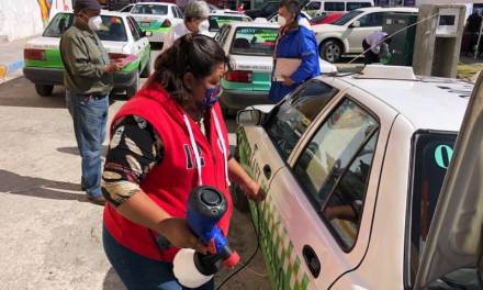 Refuerzan sanitización en taxis de Pachuca